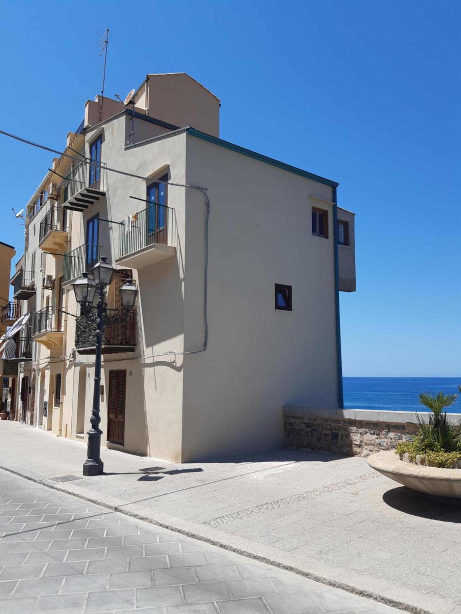 Franco'S Suite Cefalu Exterior photo